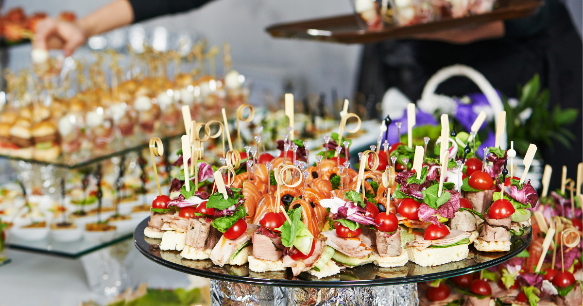 İzmir’de Butik Davetler İçin Modern Catering ve Sunum Trendleri 2026